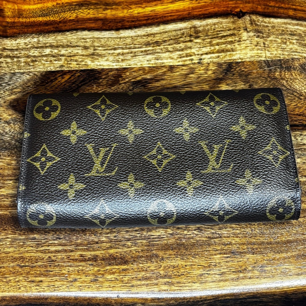 Louis Vuitton Sarah Wallet Monogram Canvas Auth COA CT002 w Box - Picture 5 of 15